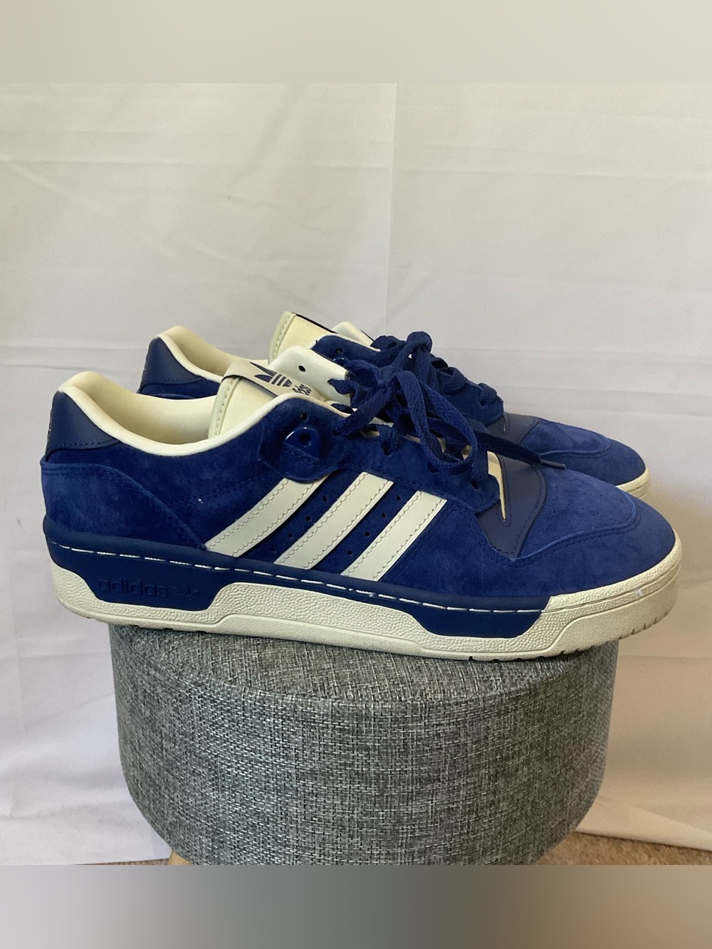adidas Rivalry Low Men’s Royal Blue Suede Sneakers with White Stripes Size 8
